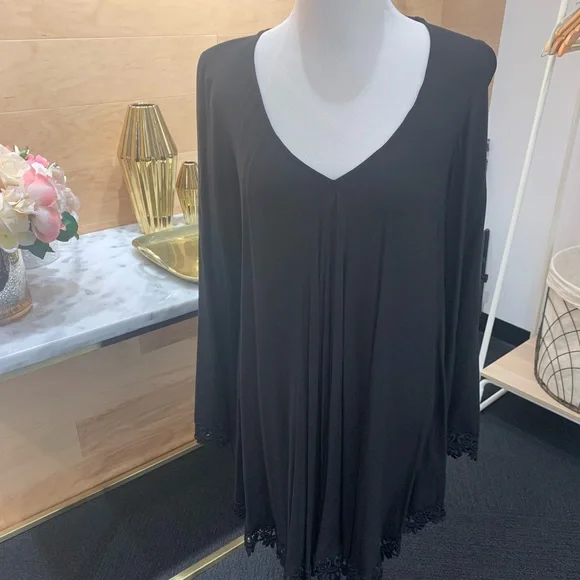 Angelic Long Sleeve Black Dress - Picture 2 of 7